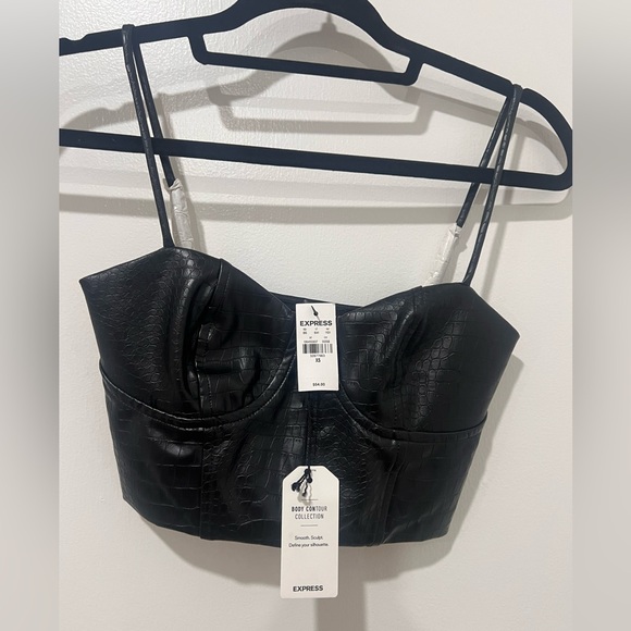Express Black Croc-Embossed Crop Top - Picture 2 of 2